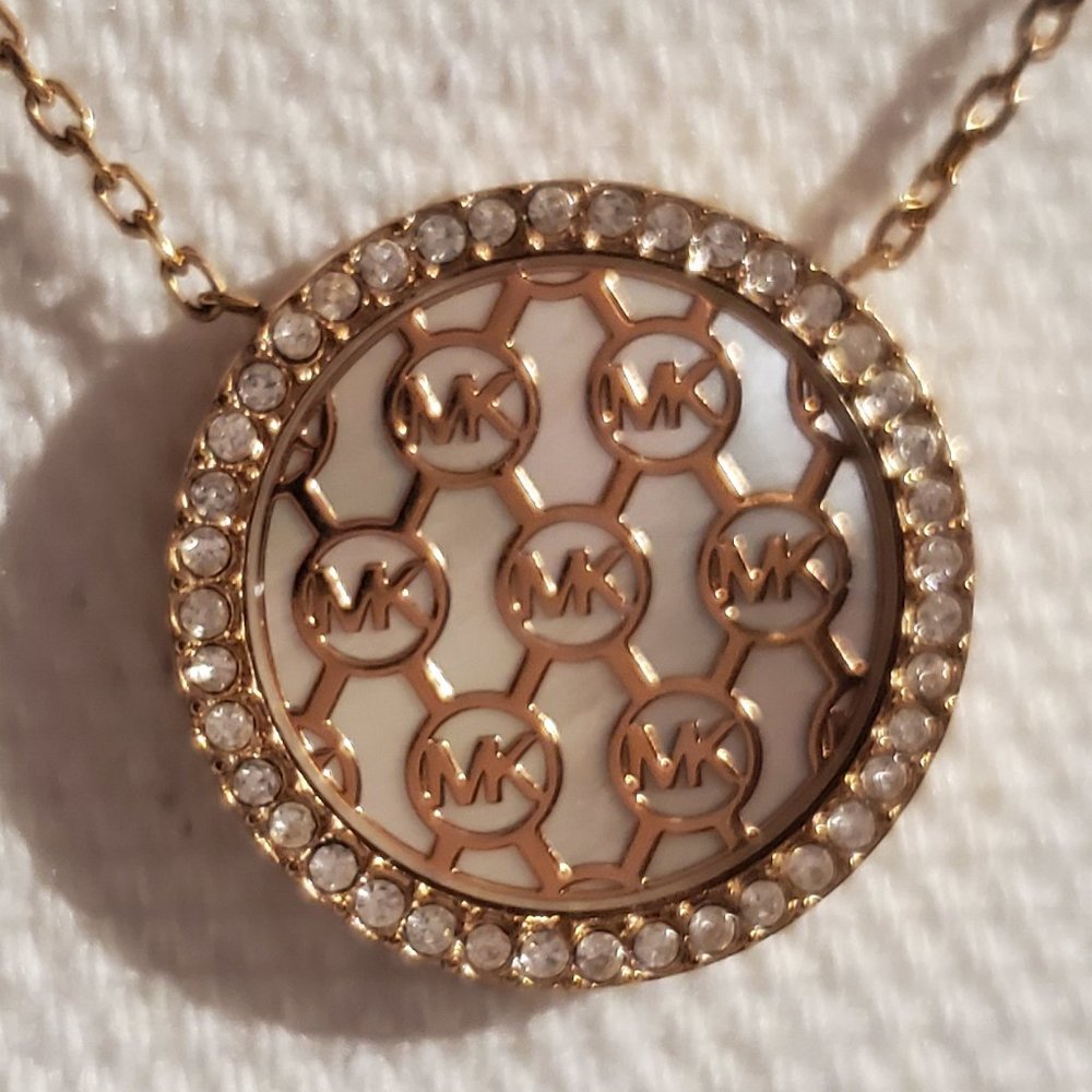 MICHAEL KORS ROSE GOLD NECKLACE